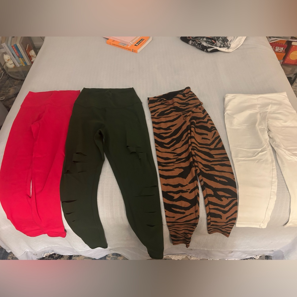 Atheltic leggings 4 pack multiple brands. Alo, Fabletics, revolve